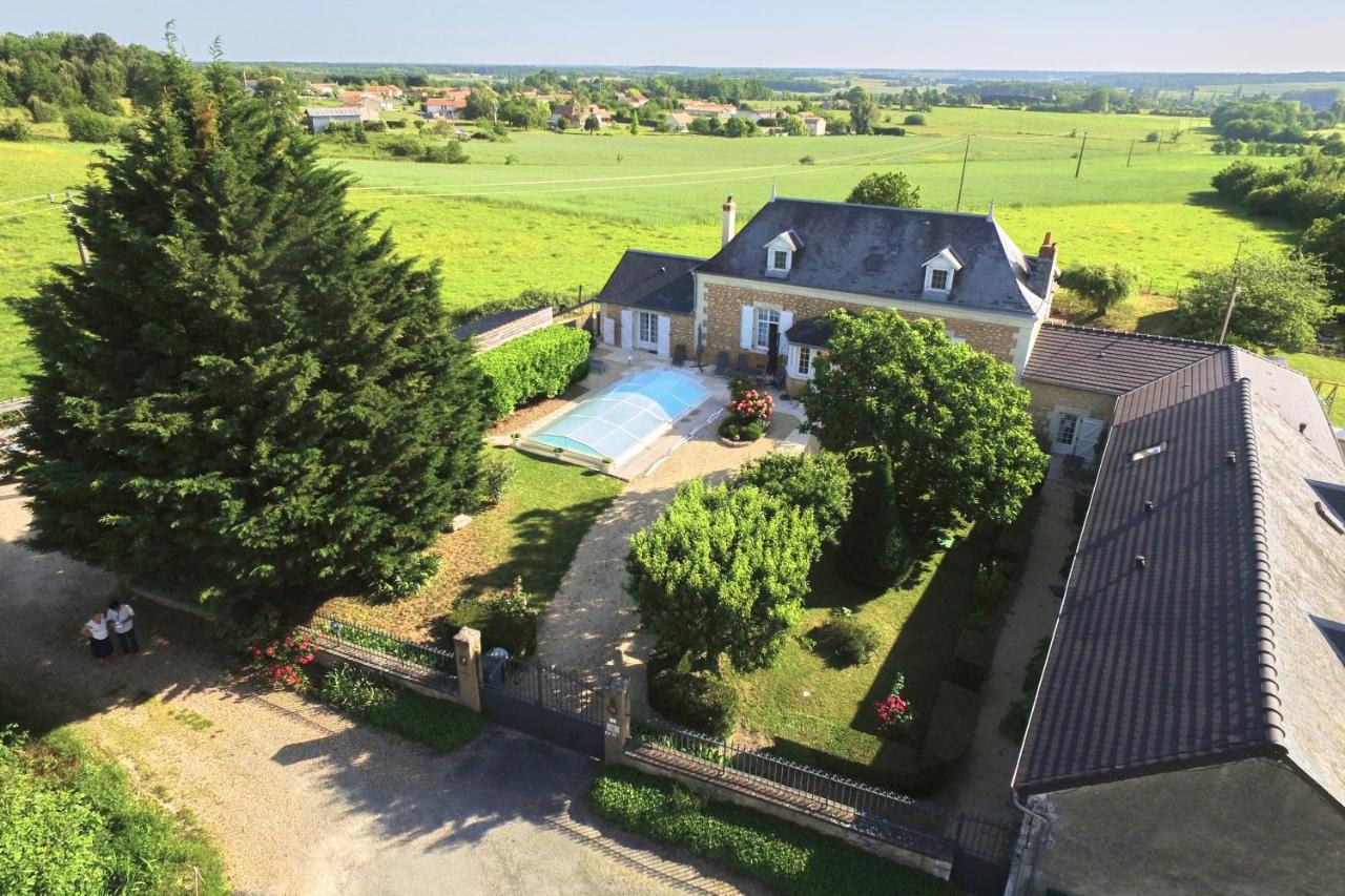 La Costonnerie Bed and Breakfast Leigne-sur-Usseau Εξωτερικό φωτογραφία